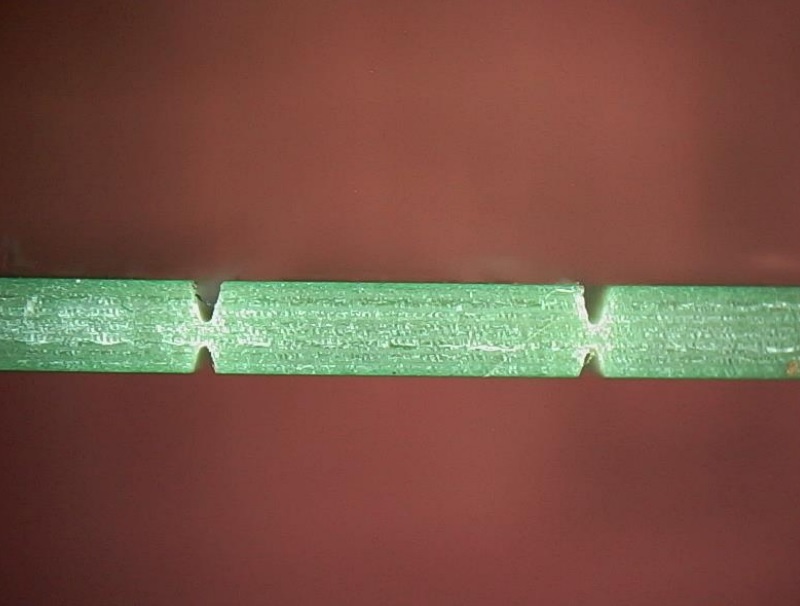 激光位移传感器测量PCB板凹槽深度和位置检测-opto