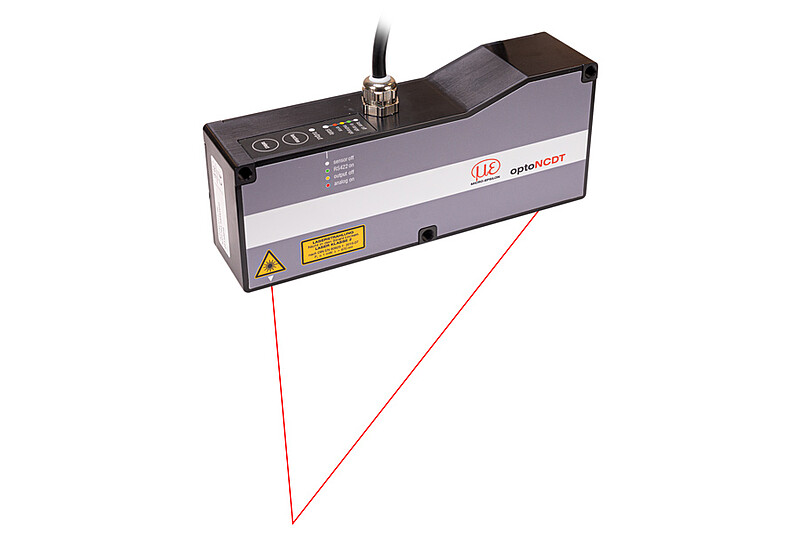 Long-range laser sensor for large measuring ranges up to 1000 mm