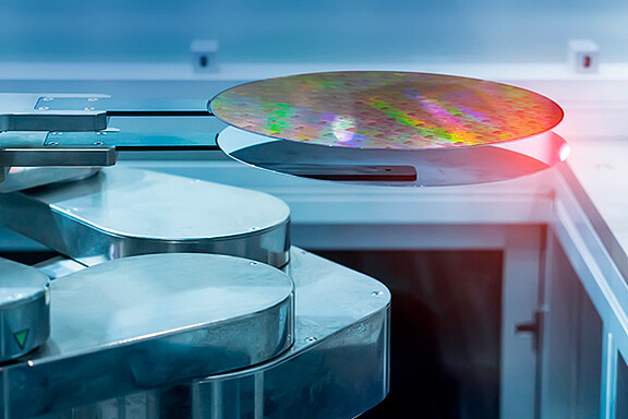 皮米级分辨率的电容传感器