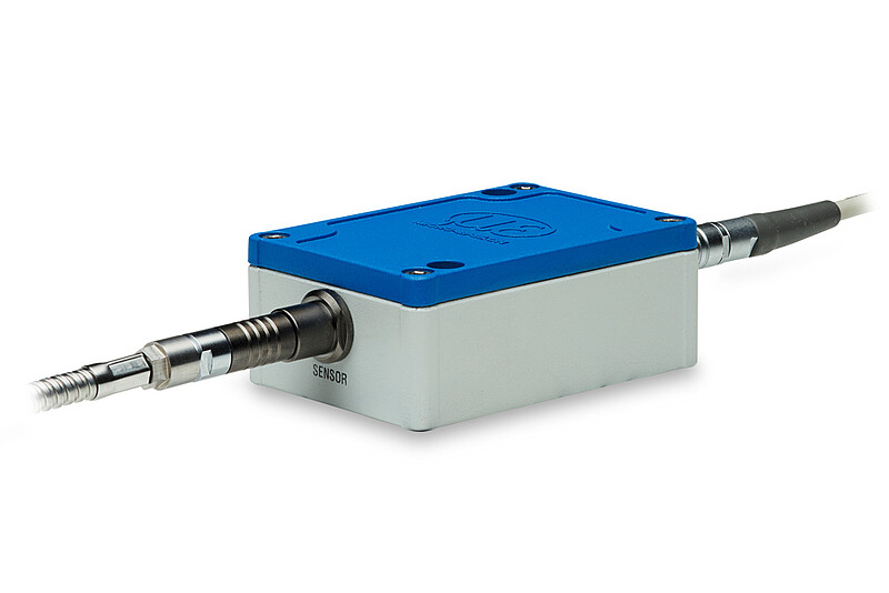 带电压输出的工业级电容控制器